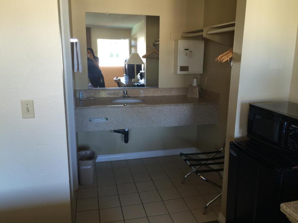 Double Room with Two Double Beds - Non-Smoking interior